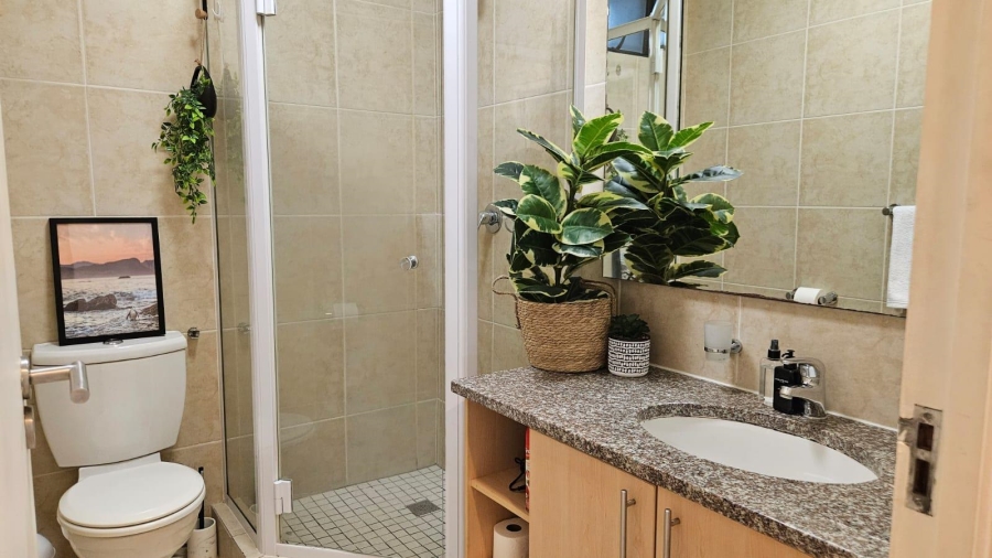 To Let 2 Bedroom Property for Rent in De Waterkant Western Cape